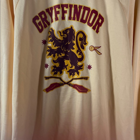 Gryffindor Cream Shirt Men Size 4XL Harry Potter
Graphic New With Tag - Picture 2 of 9